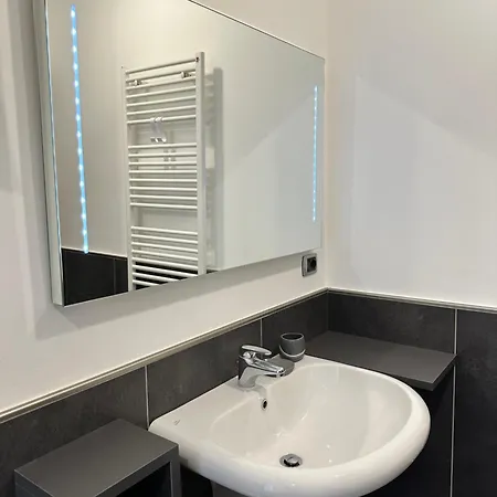 All'ombra Della Magnolia